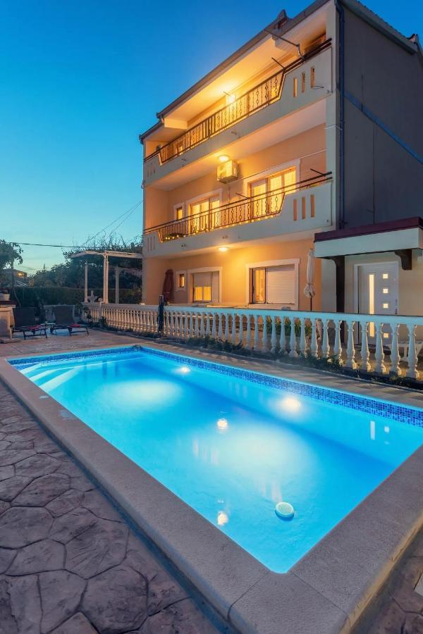 Apartments With A Swimming Pool Kastel Sucurac, Kastela - 21394 외부 사진